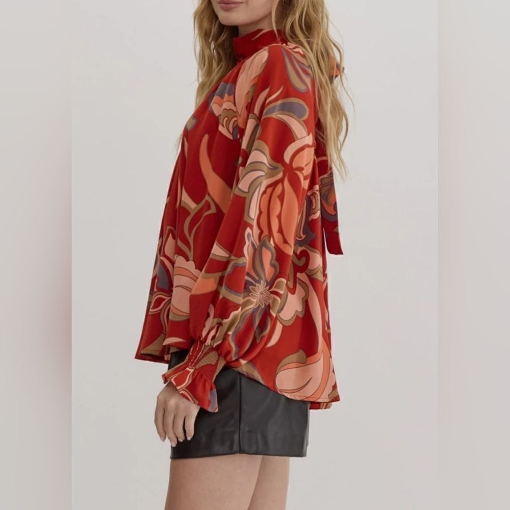 Entro bow back top